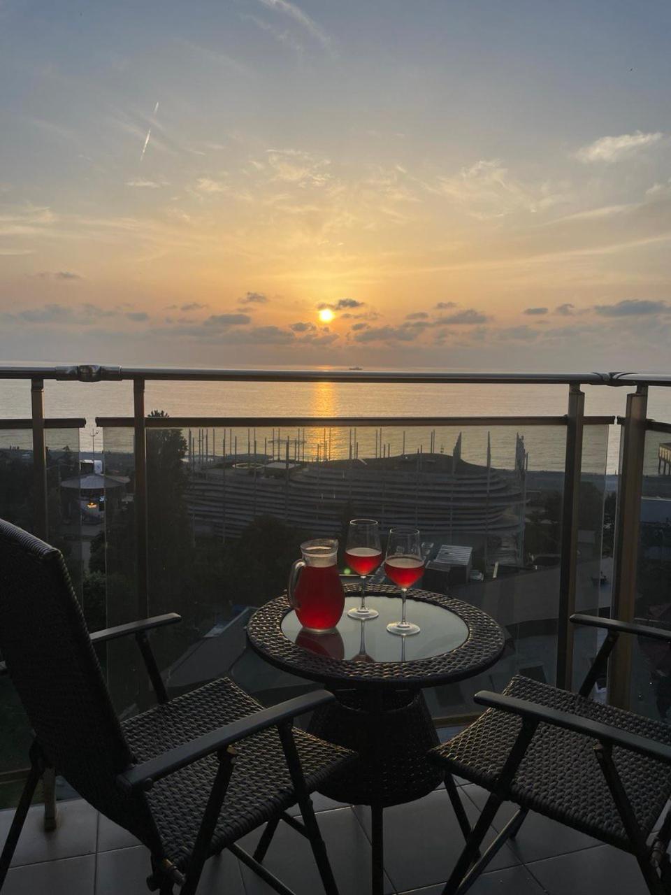 Rock Hotel First Line Batumi Exteriér fotografie